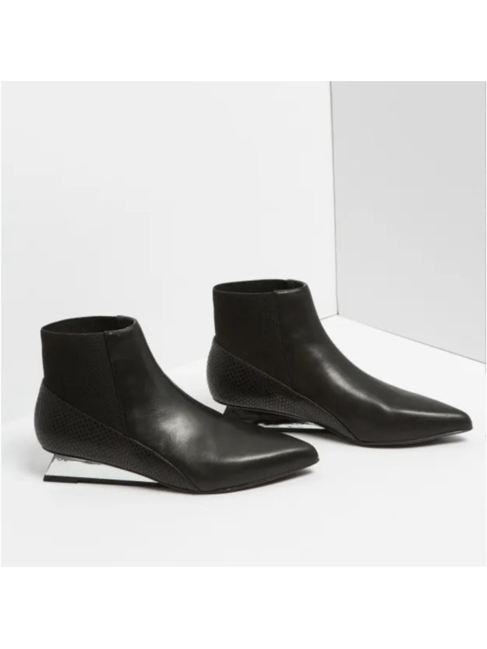 UN United Nude Lev Lo Pull On Leather Boots w/ Metallic Wedge Size 37